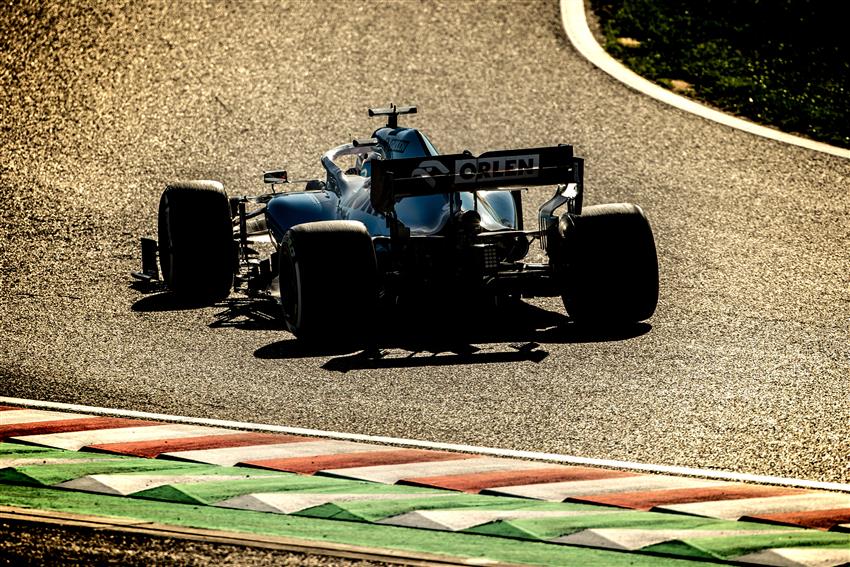 Suzuka F1 car in silhouette